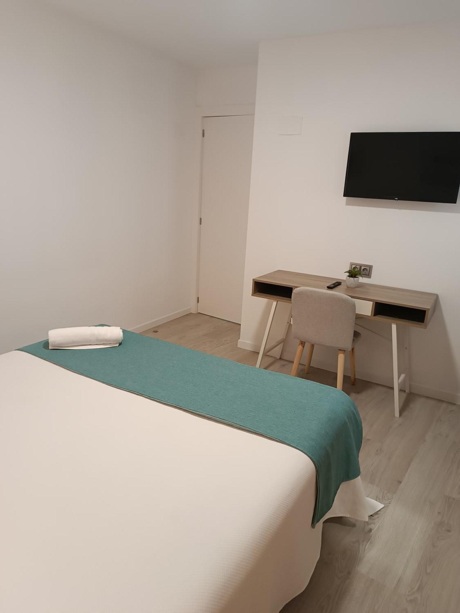 Apartamentos Turisticos Avila Puerta Del Puente 1-3 Dış mekan fotoğraf