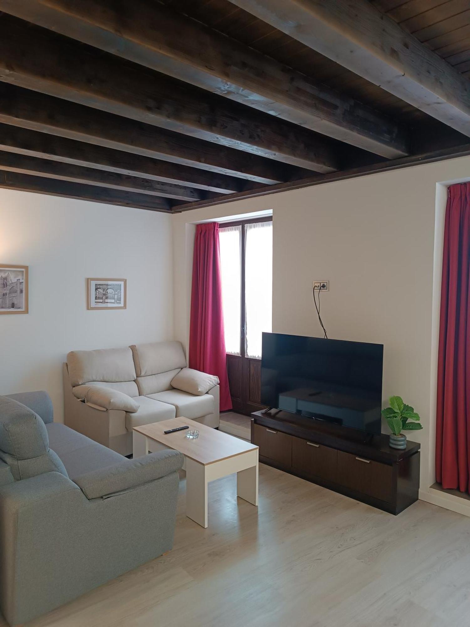 Apartamentos Turisticos Avila Puerta Del Puente 1-3 Dış mekan fotoğraf