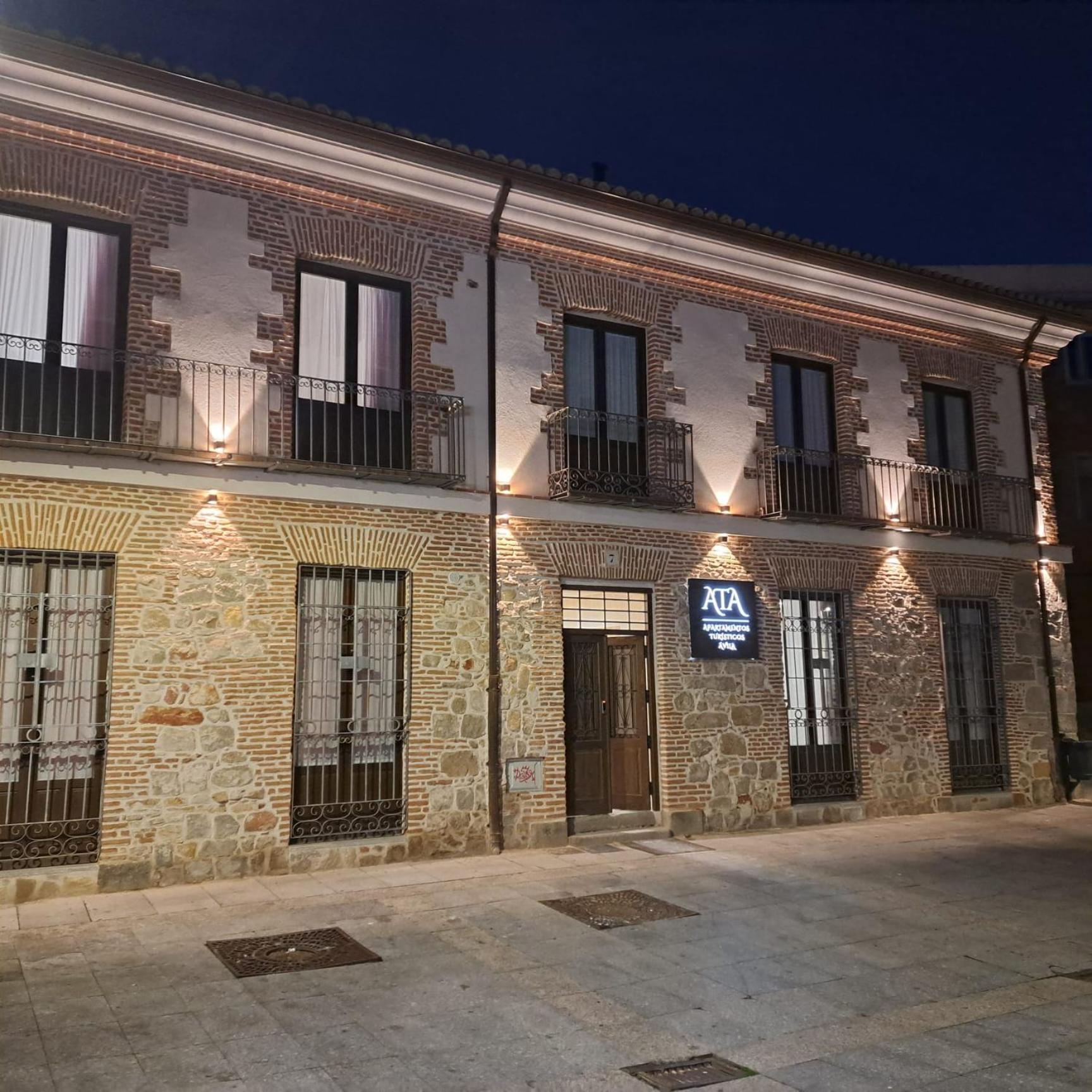 Apartamentos Turisticos Avila Puerta Del Puente 1-3 Dış mekan fotoğraf